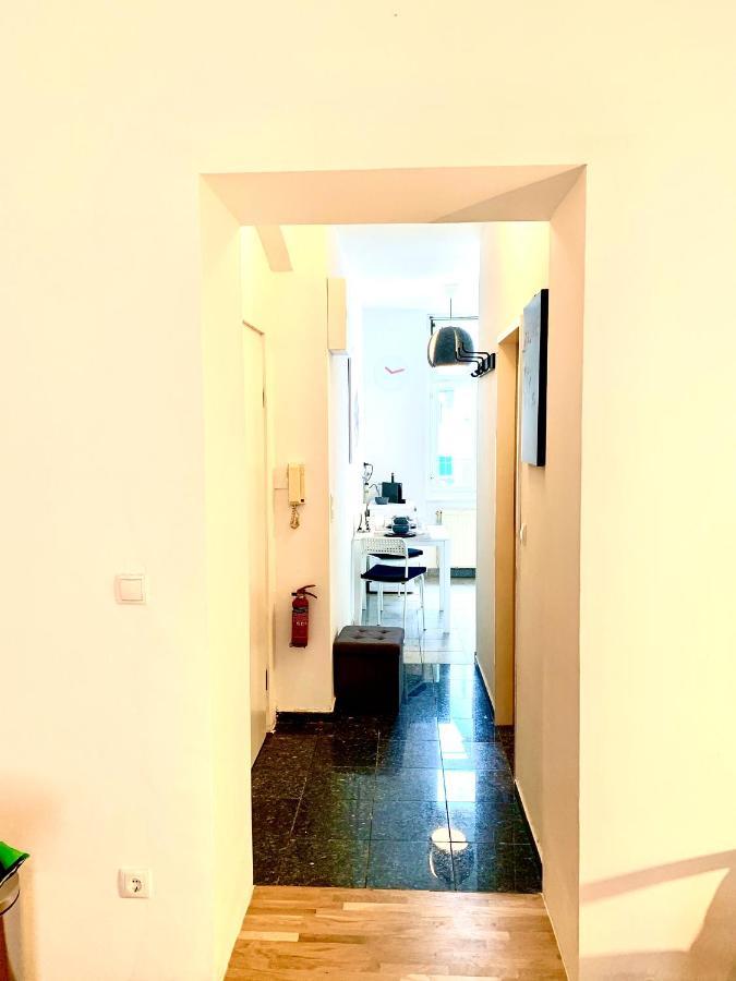 Urban City Retreat - By Nahuen Suites Graz Bagian luar foto