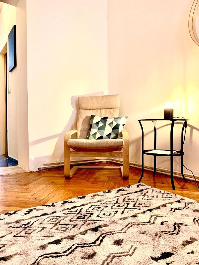 Urban City Retreat - By Nahuen Suites Graz Bagian luar foto