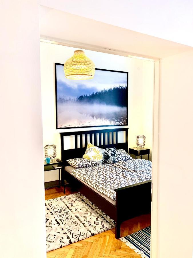 Urban City Retreat - By Nahuen Suites Graz Bagian luar foto