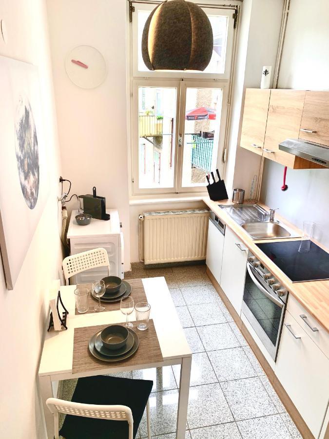 Urban City Retreat - By Nahuen Suites Graz Bagian luar foto