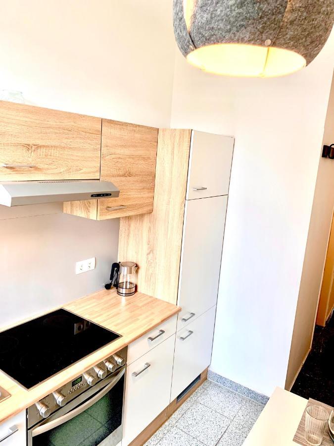 Urban City Retreat - By Nahuen Suites Graz Bagian luar foto